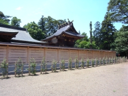 ■鷲宮神社 平日の昼間に仲間とふらり小旅行。 広くて静か。 神様はちゃんと良い処に棲んで居らっしゃる。