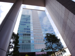 ■Building in Building 都会だからこそ見れる景色。 ガラス張りの外壁も美しい。